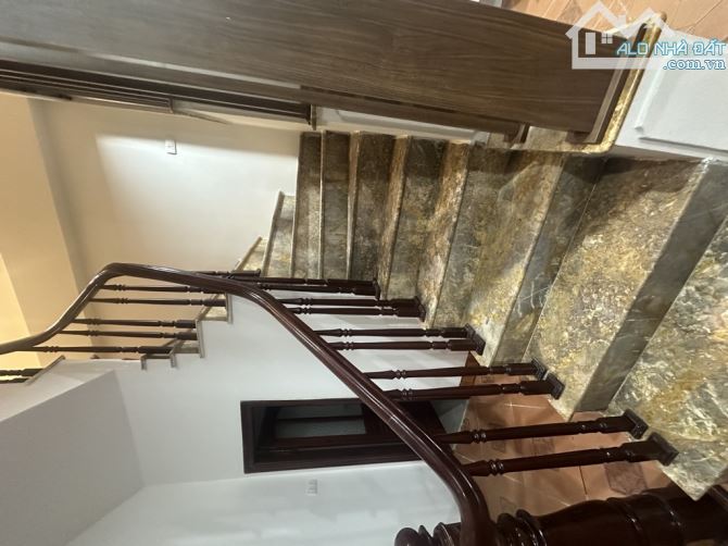 NHÀ PHỐ BÙI XƯƠNG TRẠCH-GẦN PHỐ-BA BƯỚC RA Ô TÔ-40M2-4 TẦNG-7,6TỶ - 1