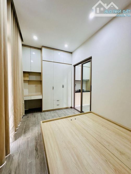 Mặt phố ,lô góc Nguyễn Trãi 58/60m 6T 20,5 tỷ ôtô tải đỗ ,dòng tiền. - 1