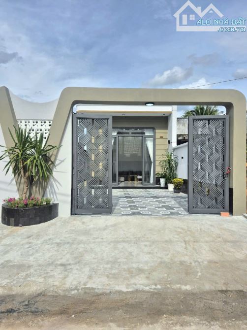 Cần bán nhà mới, hẻm Nguyễn Chí Thanh, Hoà Thành, Tây Ninh - 1