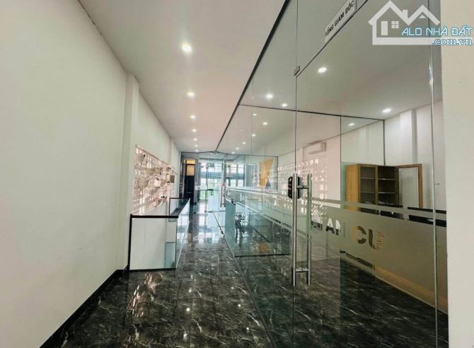 Nhà 3 mê mặt tiền Nguyễn Văn Cừ  -Gần KS Mường Thanh- Diện tích : 5,9m x27,8-Giá 9,9tỷ - 1