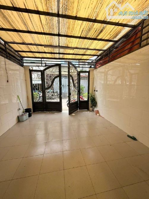 NHỈNH,11TĨ SỞ HỮU NGAY CĂN NHÀ 4TẦNG . LIỀN KỀ PHÚ MỸ HƯNG QUẬN7 ,HẼM NHỰA 8M DT :80m2 ( 4 - 1