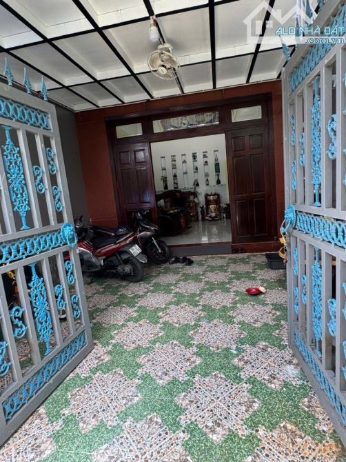 Bán nhà Lê văn Lương - Liền kề phú mỹ hưng DT:5*22 giá : nhỉnh 5toi - 1