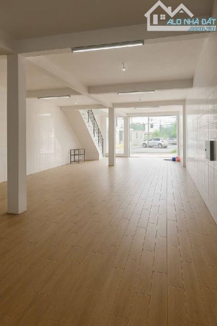 6.x tỷ/100 M2/ 5.6 M tiền/ Mặt Phố Trục Chính Liên Nghĩa - 1