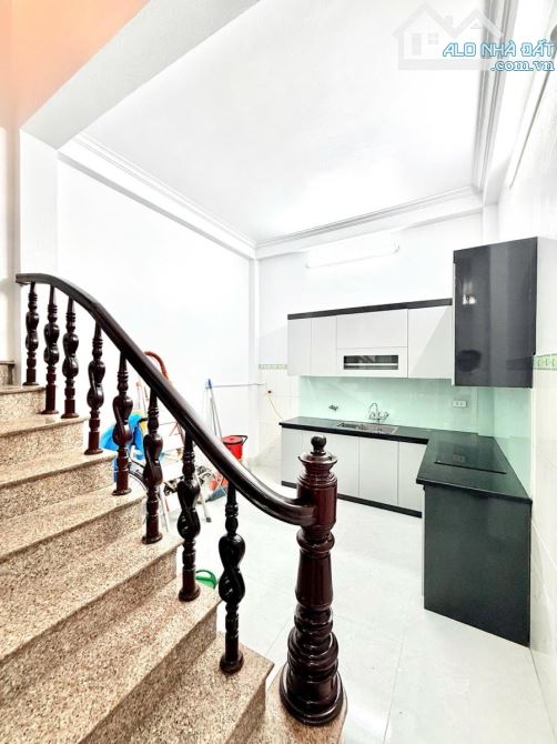 BÁN NHÀ GIÁP NHẤT THANH XUÂN  KINH DOANH ÔTÔ ĐỖ CỬA  FULL NỘI THẤT Ở NGAY DT37M 5T 13TY - 1