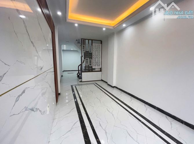 Cho thuê nhà nguyên căn ngõ 249 Yên Duyên , 5 tầng, 40m2, 6 ngủ, giá 11 triệu - 1