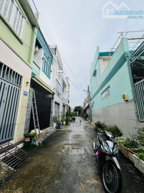 🏡 HẺM 110 LÒ LU, HẺM Ô TÔ, 70,5m2 TC, 2 TẦNG ĐÚC, SÂN ĐỂ XE, 3PN, TẶNG NỘI THẤT.CHỈ 4,2 T - 1