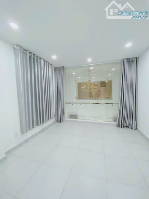 Cách MT 50m xe hơi tới nơi! Bán nhà đẹp (4x10m) 5 tầng - 4PN5WC Nguyễn Công Hoan Phú Nhuận - 1