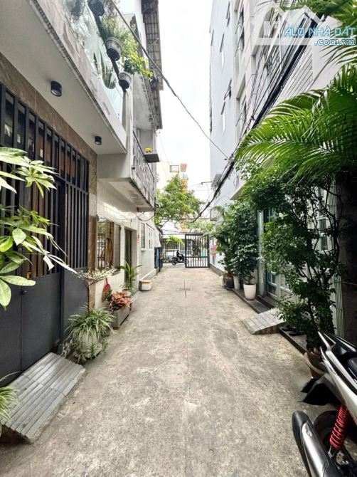 BÌNH THẠNH . HXH . 2 TẦNG . 35M2 . 2PN. 3 WC KHÉP KÍNH .FULL NỘI THẤT . - 1