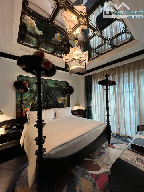 Dòng tiền 68 tỷ/ năm - khách sạn mặt phố Lò Sũ 350m2 x MT 9m x 90 Phòng.- Giá 392 Tỷ