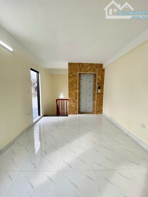 Bán nhà phố hồng tiến, 5 tầng, thang máy, 35/45 m2, giá 8.9 tỷ - 12