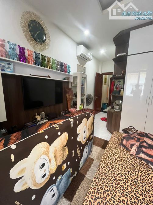 NHÀ 7 TẦNG - GẦN LOTTE MART - P.TÂN HƯNG, QUẬN 7 - DT: 62m2 (4m x 16m) - CHỉ: 7,X Tỷ - 12