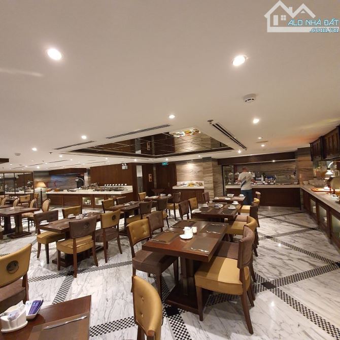 Cần bán gấp Khách Sạn Mặt Phố Phan Đình Phùng, DT: 390m2 x 9T x MT 14m. Giá: 395 Tỷ - 12