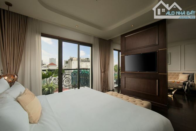 Khách mặt phố Hàng Bông -  280m2 x 12 tầng, 70 phòng - Giá 310 tỷ - Dòng tiền 42 tỷ/năm - 13