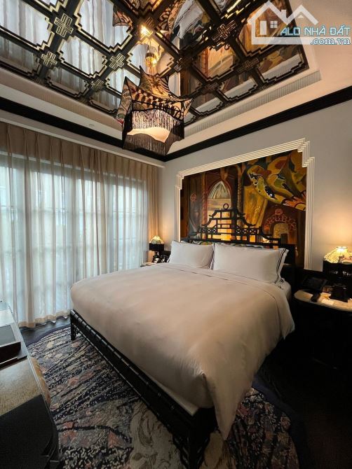 Dòng tiền 68 tỷ/ năm - khách sạn mặt phố Lò Sũ 350m2 x MT 9m x 90 Phòng.- Giá 392 Tỷ