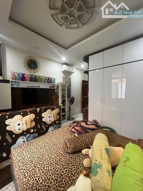 NHÀ 7 TẦNG - GẦN LOTTE MART - P.TÂN HƯNG, QUẬN 7 - DT: 62m2 (4m x 16m) - CHỉ: 7,X Tỷ - 13