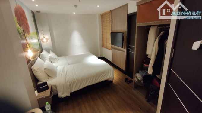 Khách sạn 4 sao mặt phố Hàng Trống 230m2, 11 tầng, MT 8m, 220 tỷ - Doanh thu 45 tỷ/năm