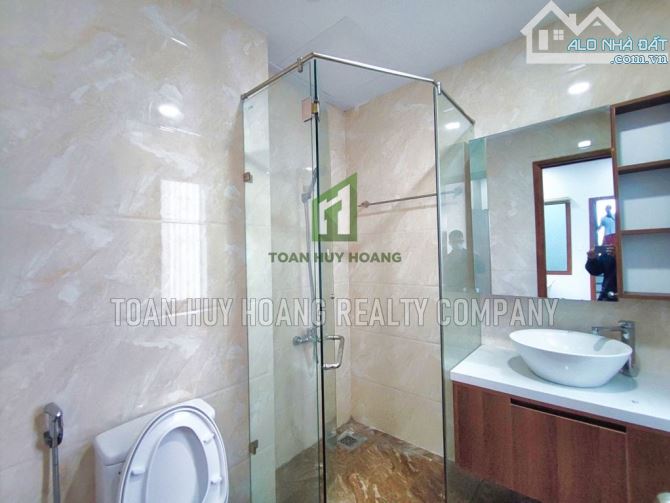 Nhà 4 tầng, 5 phòng ngủ, khu Nam Việt Á - B467 - 15