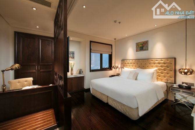 Khách mặt phố Hàng Bông -  280m2 x 12 tầng, 70 phòng - Giá 310 tỷ - Dòng tiền 42 tỷ/năm - 16