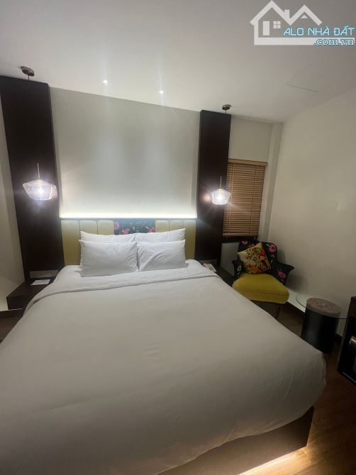 Khách sạn 4 sao mặt phố Hàng Trống 230m2, 11 tầng, MT 8m, 220 tỷ - Doanh thu 45 tỷ/năm