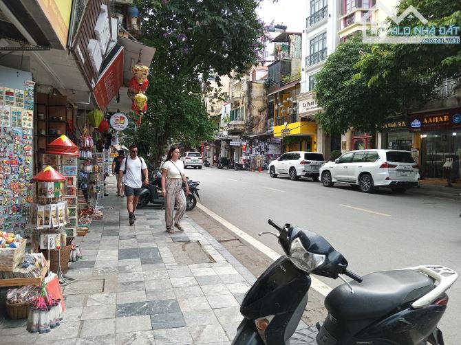 Mặt phố Hàng Gai Hoàn Kiếm trung tâm phố cổ DT 425m2, MT 15m, Giá 200 tỷ - 2