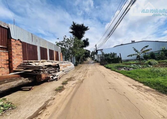 BÁN 3 LÔ LK HẺM 246 YMOAN. 184 ĐỒNG KHỞI-BMT. GIÁ: 2,8 TỶ - 2