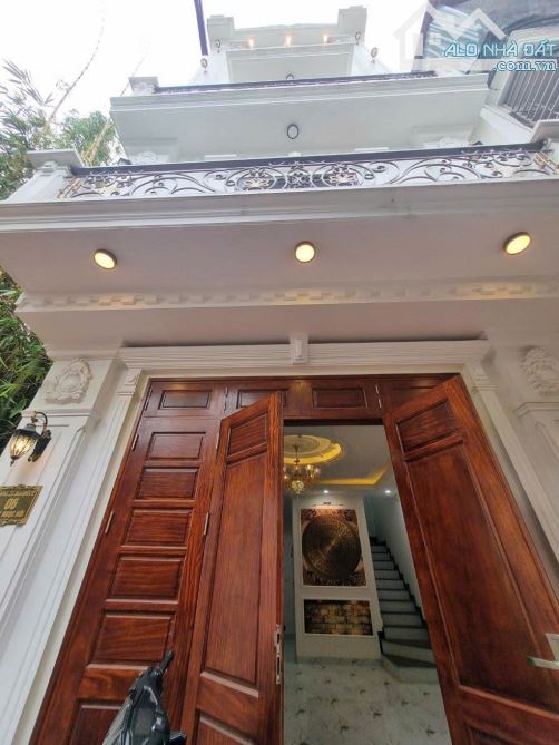 HƠN 6 TỶ ÔTÔ ĐỖ CỬA 42M×5TẦNG NGỌC HỒI E CÒN 1 CĂN DUY NHẤT CÓ THANG MÁY - 2