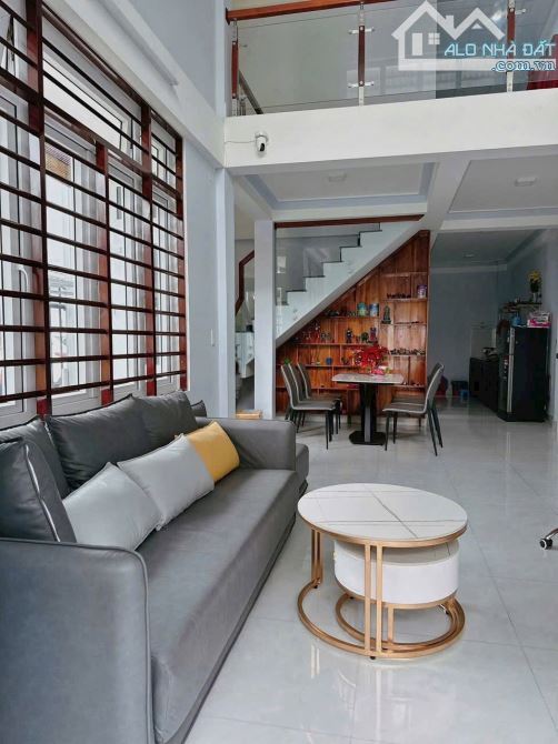 Bán nhà 2 tầng 2 mặt tiền Kiệt Oto Quay Đầu Lương Văn Can, An Cựu, TP Huế➖Chỉ 2,6 tỷ - 2