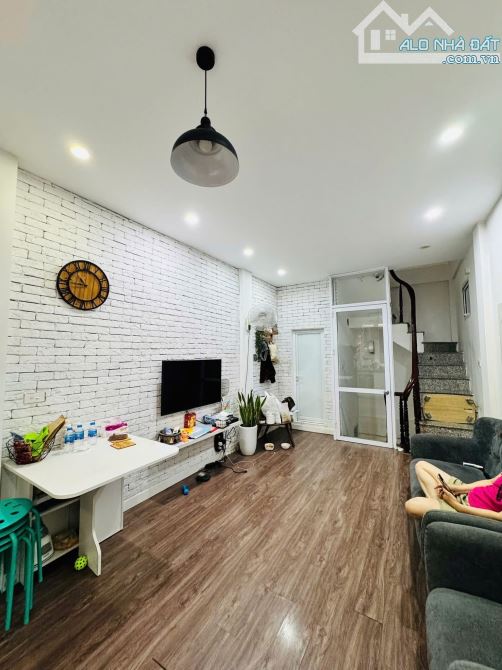 Ngõ Nông - Gần Ô Tô - Kinh Doanh - Kim Mã- Ba Đình - Dt: 22m2/4tầng/3,2mMT*nhỉnh 6 tỷ - 2