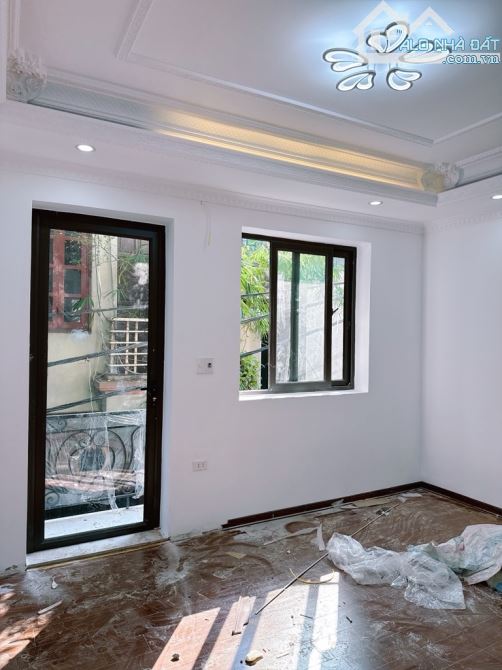 Tân Ấp, Ba Đình - Nhà mới tinh - Ngõ thoáng ô tô đỗ cửa - 26m *5 tầng -5,9 tỷ - 2