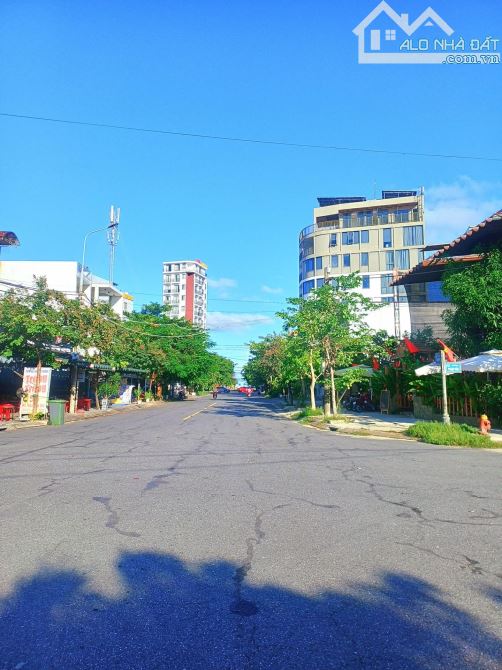 BÁN GẤP LÔ GÓC PHẠM VẤN GẦN BIỂN MỸ KHÊ TẬP TRUNG NHIỀU DU LỊCH HỢP XÂY CĂN HỘ NHỈNH 18 TỶ - 2