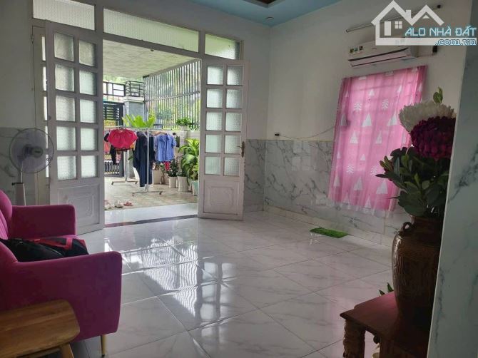Nhà bán mặt tiền đường Cách Tỉnh Lộ 8 300m gần Trường Học Phước Vĩnh An 6x20 xây dựng full - 2