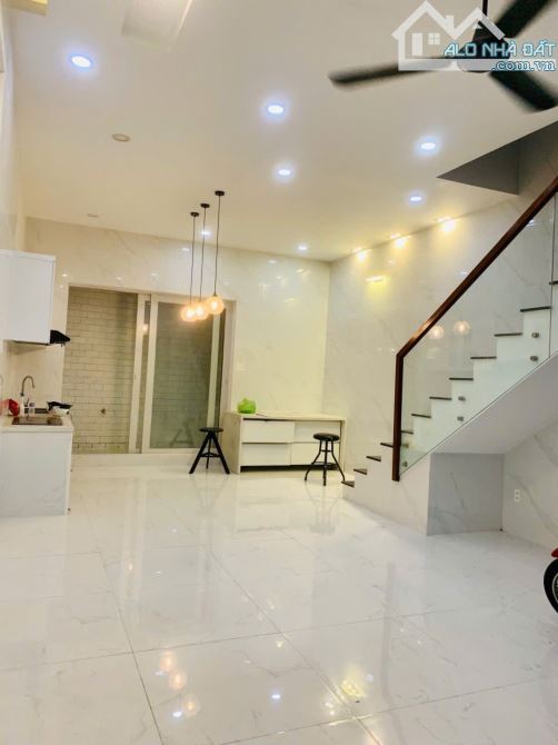 BÁN NHÀ HẺM XE HƠI BÀNH VĂN TRÂN 4 TẦNG 5,3X12 NGAY CMT8-CV LÊ THỊ RIÊNG CHỈ 10,4 TỶ - 2