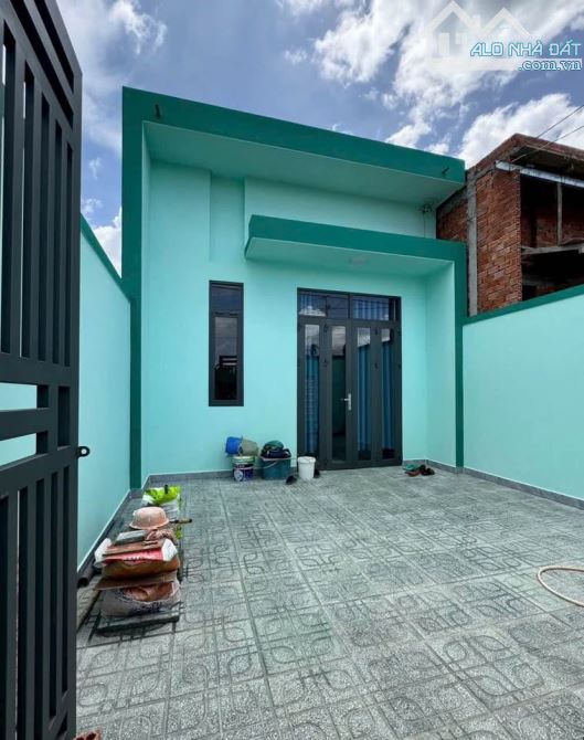 Nhà cấp 4 mới sơn sửa lại, 124,6m2, SHR, Xã Tân An Hội, Giá 850 Triệu. - 2