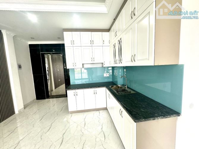 BÁT KHỐI_LONG BIÊN : NHÀ MỚI _6 TẦNG_GARA ĐỂ Ô TÔ_DT 42M_ GIÁ 9 TỶ - 2