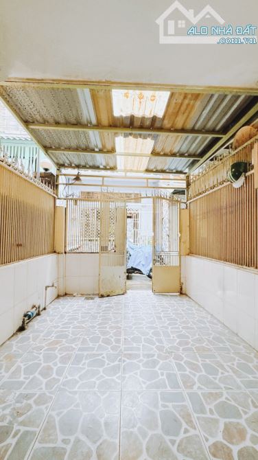 💥Bán nhà Q4 - hẻm 3G thông tứ tung - 50m2 SHR - 2 tầng HC đủ - nhỉnh 3 tỷ 🚙 - 2