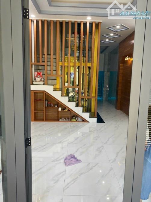 Siêu phẩm 4 tầng ngã tư Bốn Xã, 50m2, hẻm 5m, có thang máy, chỉ 6.99 tỷ - 2