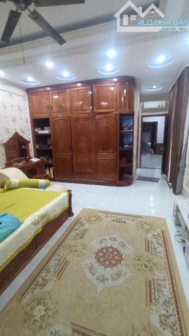 BIỆT THỰ 5 TẦNG 2 MẶT TIỀN ĐƯỜNG KINH DOANH CÓ LỀ ĐƯỜNG 3M  5 X 20 KHU TÊN LỬA,GIÁ 18.4 TỶ - 2