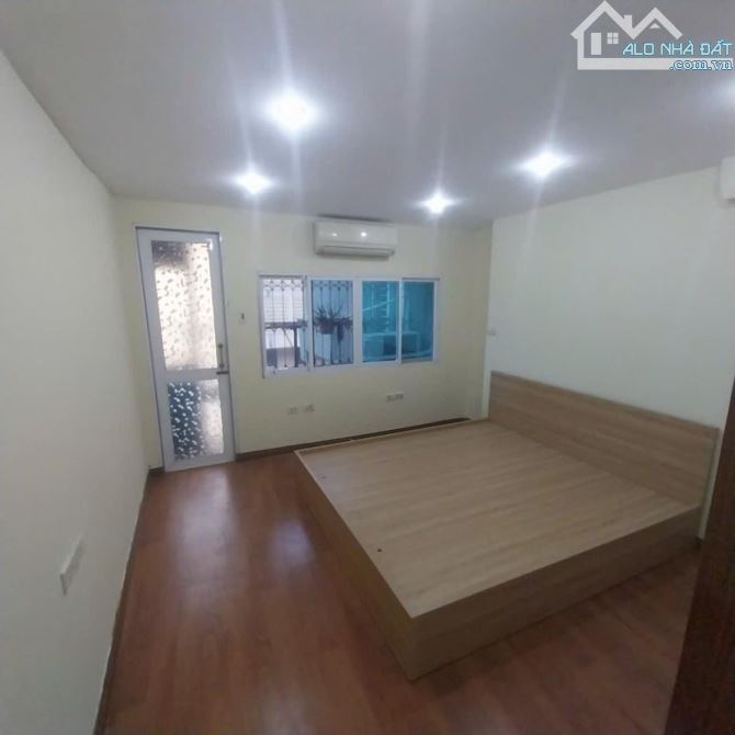 Tập thể Nguyên bản Nguyễn Chí Thanh - 75m - 3 ngủ - nhỉnh 3 tỷ - 2