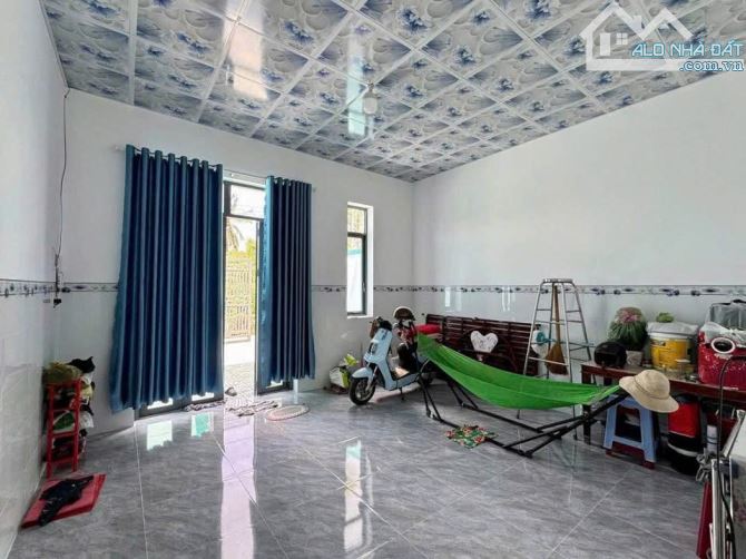 Nhà cấp 4 mới sơn sửa lại, 124,6m2, SHR, Xã Tân An Hội, Giá 850 Triệu. - 2