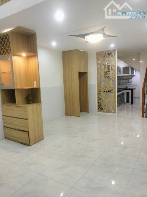 ► Nhà gần MT Lê Độ, 46m2, 3 tầng đúc, sân rộng, 3.x tỷ - 2