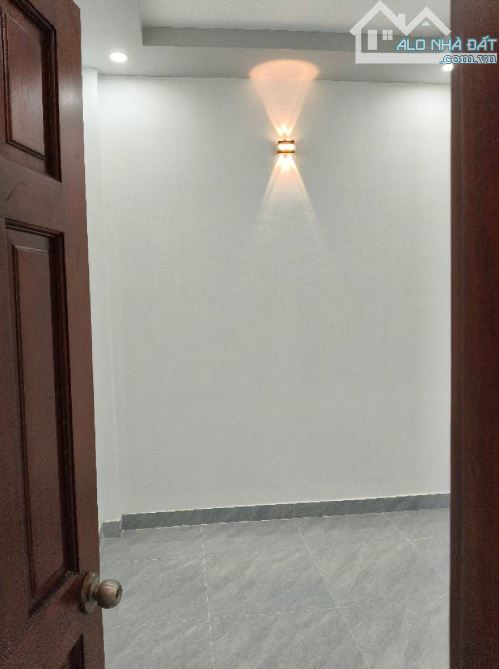 HẺM XE HƠI - LÔ GÓC 3 MẶT TIỀN - NHÀ ĐẸP Ở NGAY - 2 tầng - 68m2 - TCH34 Q12 💰5ty200 - 2
