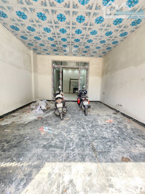 nhà cấp 4 100m2 2ty980 TL cách đường Lý Thường Kiệt 30m P.Dĩ An Tp.Dĩ An - 2
