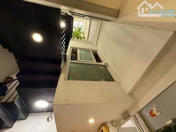 Bán nhà Huỳnh Văn Bánh hẻm 1 trực thằng Kết cấu 6 Tầng giá 16 TỶ giảm về 15 TỶ - 2
