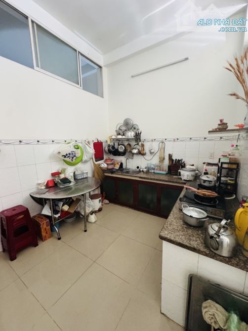 BÁN GẤP NHÀ HẺM NHỰA 6M ĐƯỜNG THOẠI NGỌC HẦU , 71M2 , 4,2 x 17 , 4TẦNG . GIÁ NHỈNH 7TỶ - 2