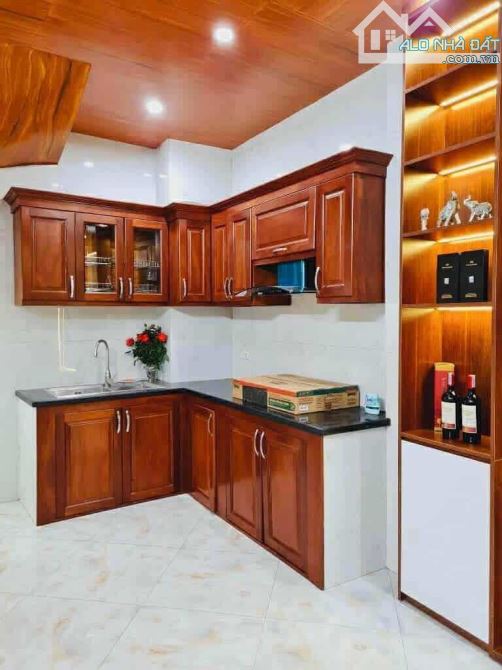 Bán nhà Cổ Nhuế, 40m x 5 tầng, lô góc thoáng sáng, tặng nội thất, ngõ 4m, gần bãi gửi xe - 2