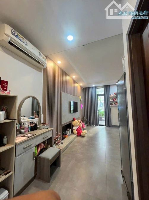 Bán nhà đường 8m xe hơi Trường sa Phú Nhuận ,DT:4.5x16m ,5 tầng mới giá 14.5 tỷ - 2