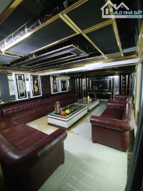 BIỆT THỰ LIỀN KỀ 256m2/4Tầng Full nội thất hiện đại thang máy nhập khẩu xịn xò - 2