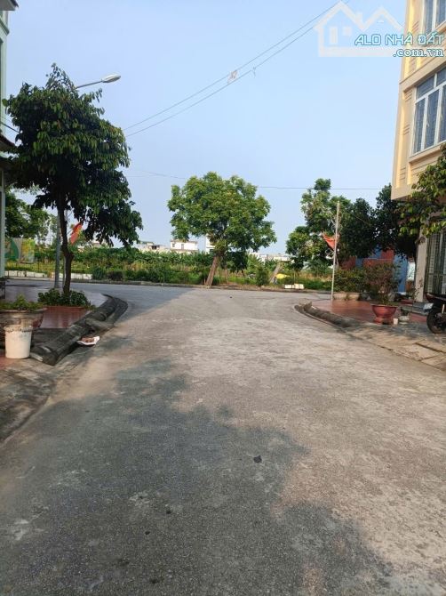 Cần chuyển nhượng lô đất TĐC ĐẰNG HẢI NAM HẢI HẢI AN HẢI PHÒNG . Diện tích 60m ngang 4.6m - 2
