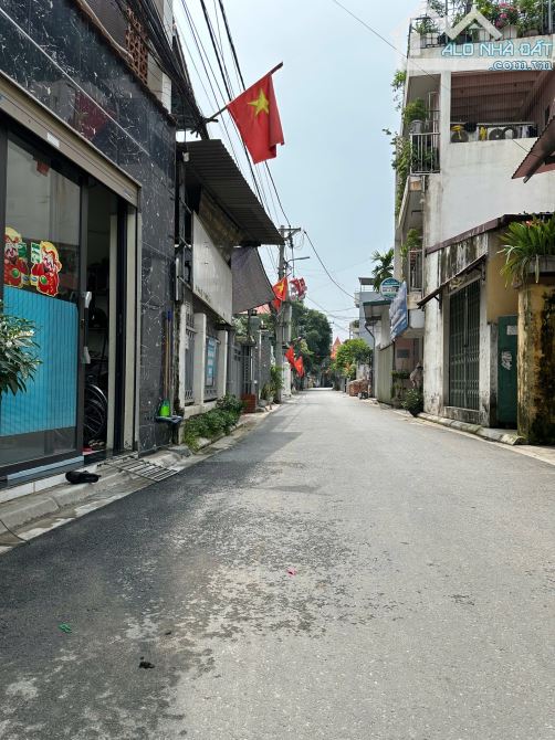 HƯỞNG TRỌN THÀNH PHỐ VEN SÔNG – Ô TÔ NGỦ TRONG NHÀ – VÀI BƯỚC RA TRỤC KINH DOANH - 2