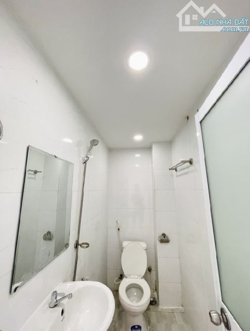 Nhà Trường Chinh ,Hẻm  xe tải ,Giáp Tân Bình ko QH ,Khu dân cư hiện hữu, TT - Q1 - 2